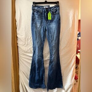 NWT “SO” (Kohls) Juniors 1/25W Dark Blue Flare Jeans 32 inch inseam, stretch